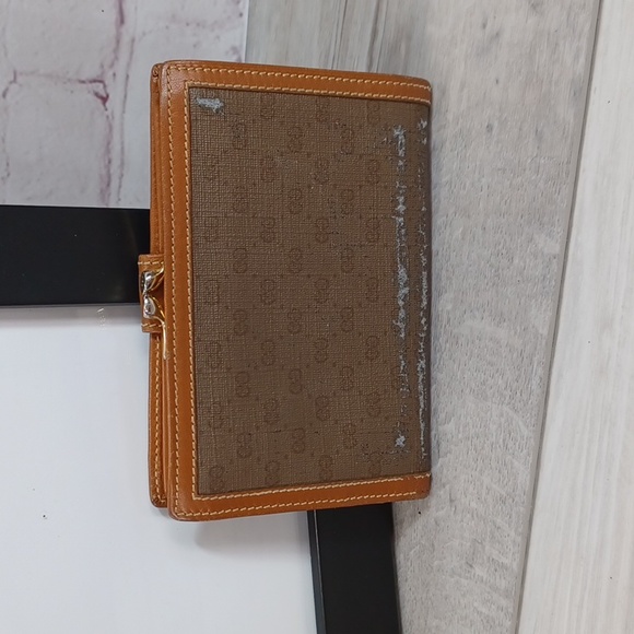 Vintage Gucci Wallet - Picture 3 of 11